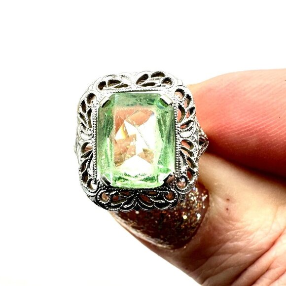 Estate Jewelry Antique Womens Ring 10K White Gold Green Glass Stone Size 4